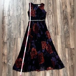 MadisonGrey Sleeveless Floral  Maxi Dress Size 4 Party Dress Like New